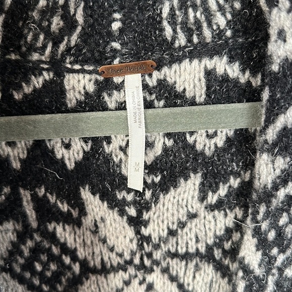 Free People front button Faire Isle Cardigan in size Med. - Picture 4 of 12